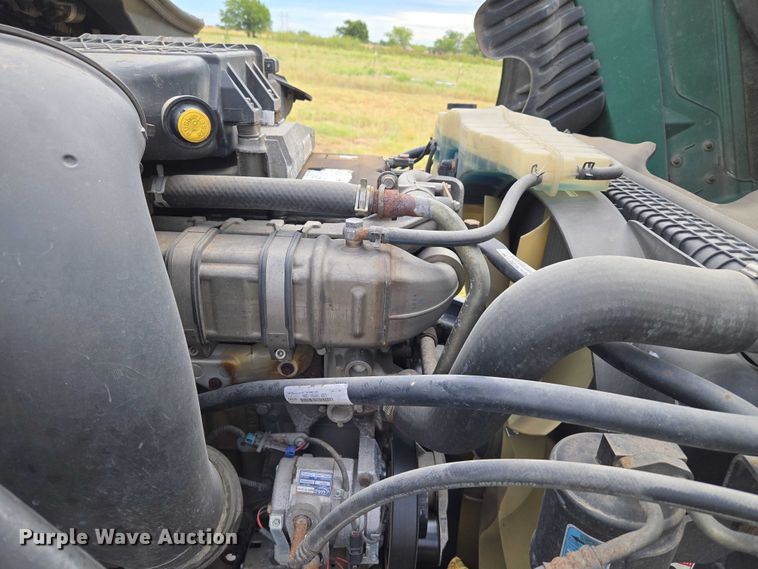 image for item EU3562 2015 Freightliner Cascadia semi truck