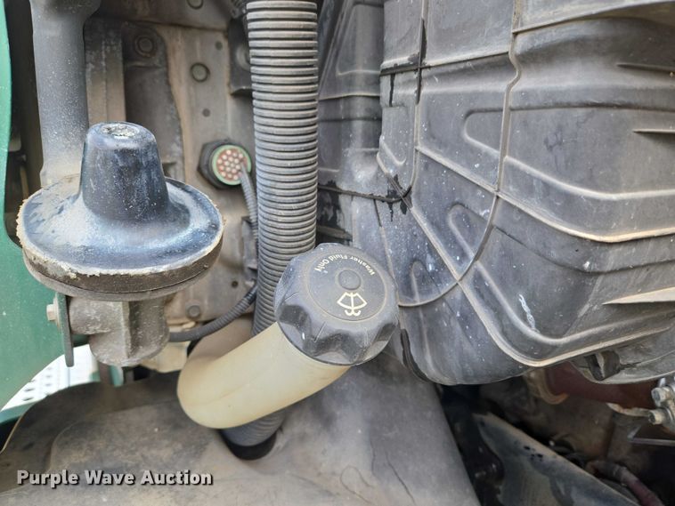 image for item EU3562 2015 Freightliner Cascadia semi truck