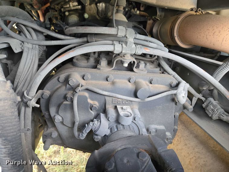 image for item EU3562 2015 Freightliner Cascadia semi truck