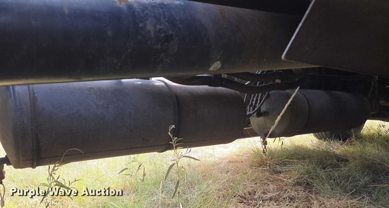 image for item EU3562 2015 Freightliner Cascadia semi truck