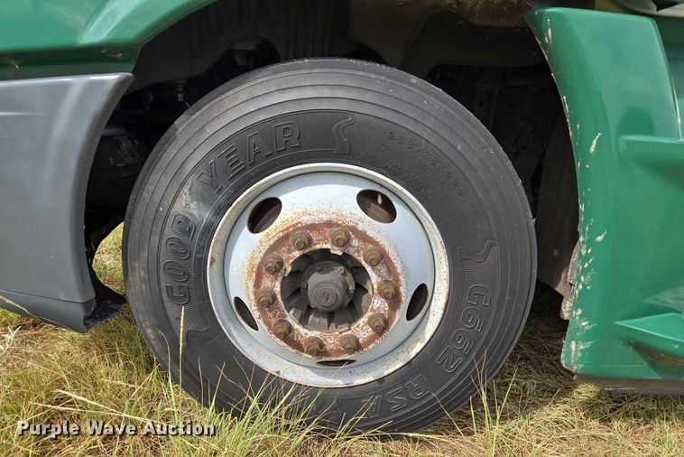 image for item EU3562 2015 Freightliner Cascadia semi truck