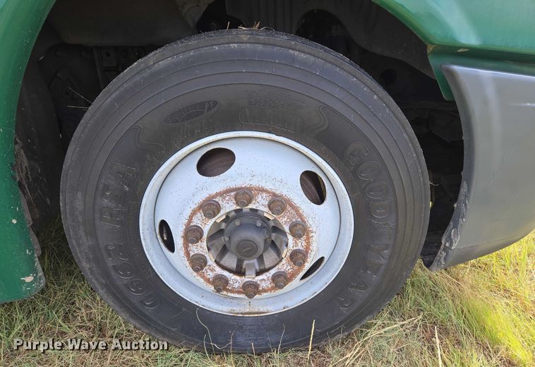 image for item EU3562 2015 Freightliner Cascadia semi truck