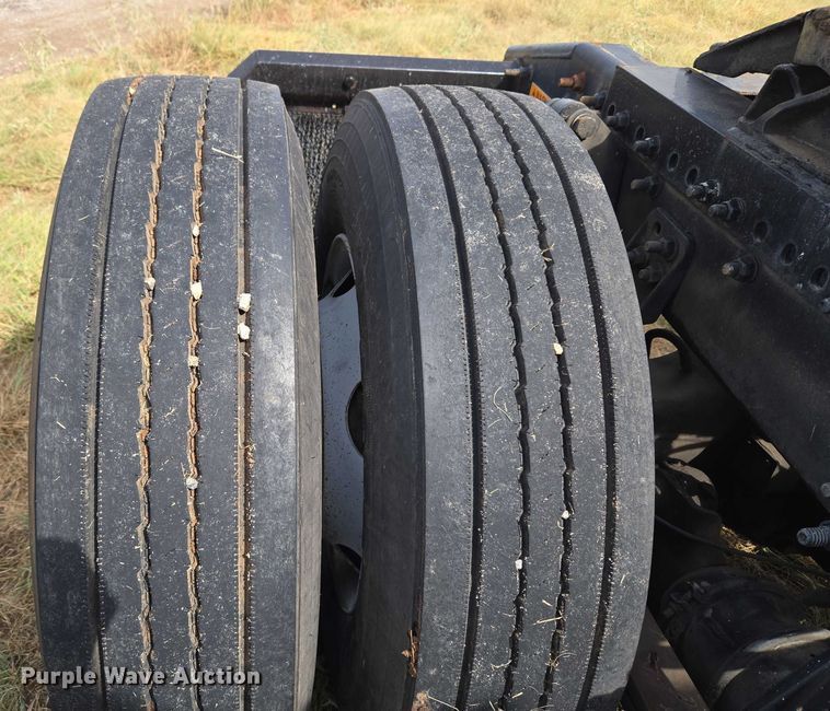 image for item EU3562 2015 Freightliner Cascadia semi truck