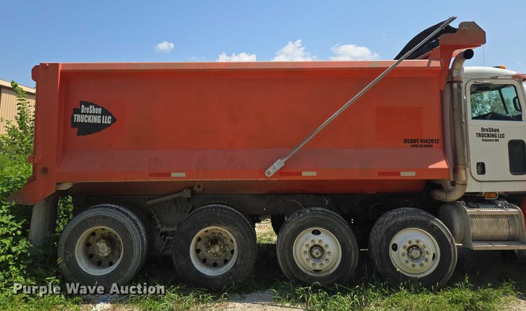image for item EV1576 2006 Peterbilt 357 dump truck