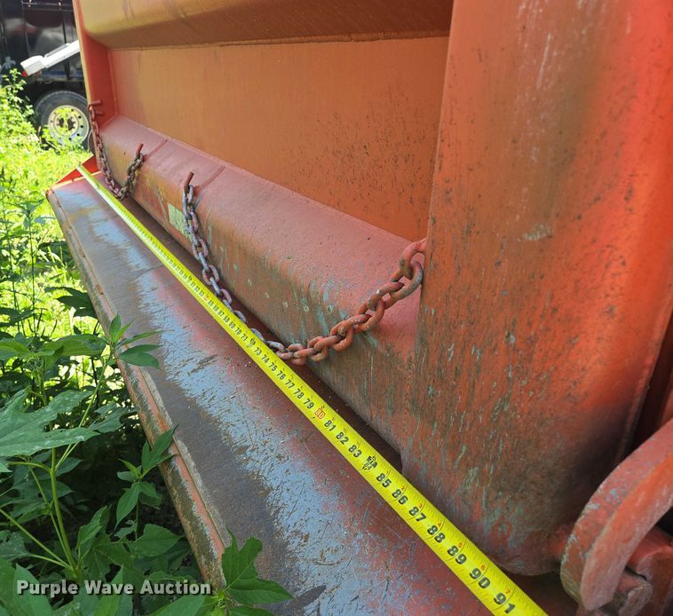 image for item EV1576 2006 Peterbilt 357 dump truck