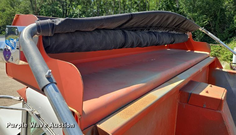 image for item EV1576 2006 Peterbilt 357 dump truck