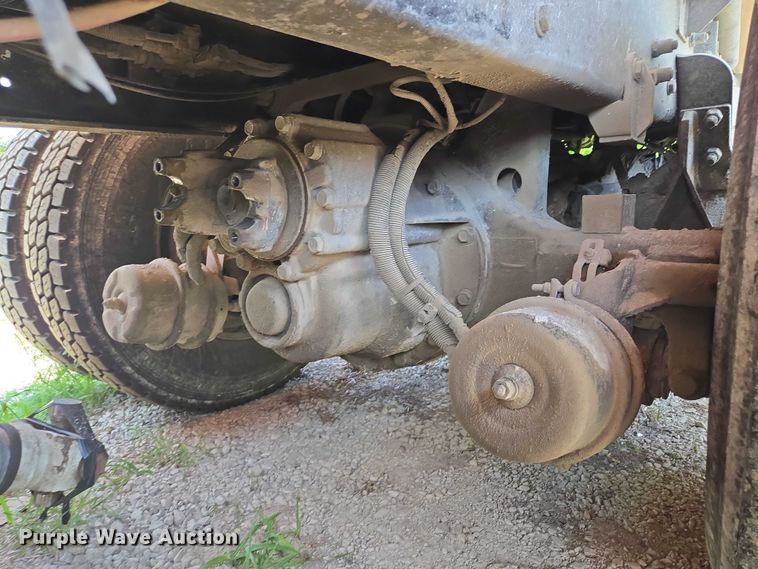 image for item EV1576 2006 Peterbilt 357 dump truck