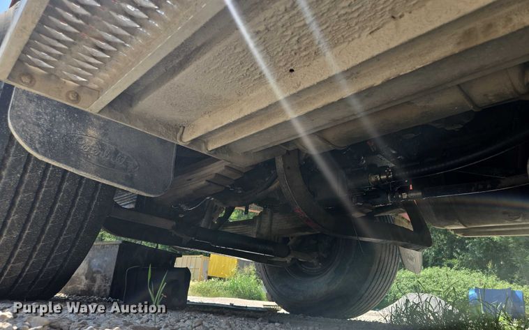 image for item EV1576 2006 Peterbilt 357 dump truck