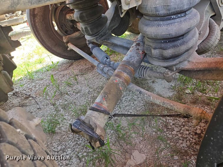 image for item EV1576 2006 Peterbilt 357 dump truck