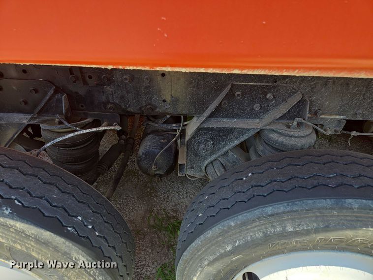 image for item EV1576 2006 Peterbilt 357 dump truck