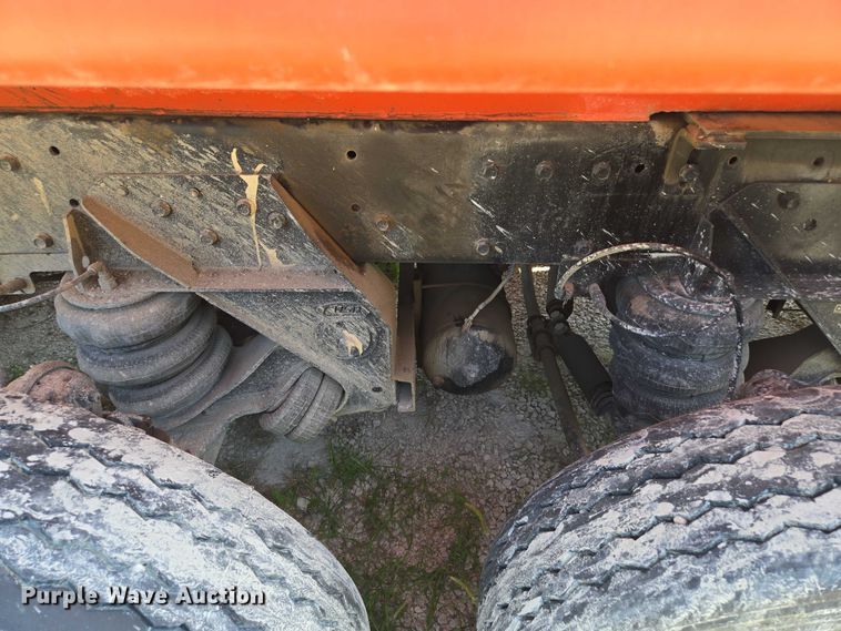 image for item EV1576 2006 Peterbilt 357 dump truck