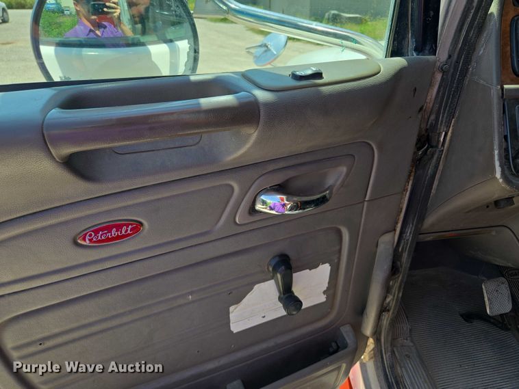 image for item EV1576 2006 Peterbilt 357 dump truck