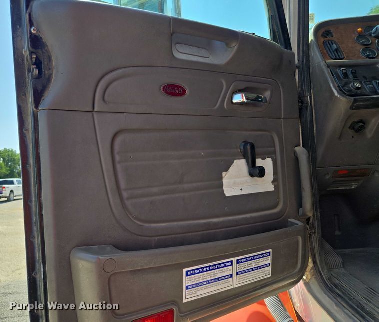 image for item EV1576 2006 Peterbilt 357 dump truck