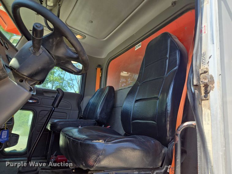 image for item EV1576 2006 Peterbilt 357 dump truck