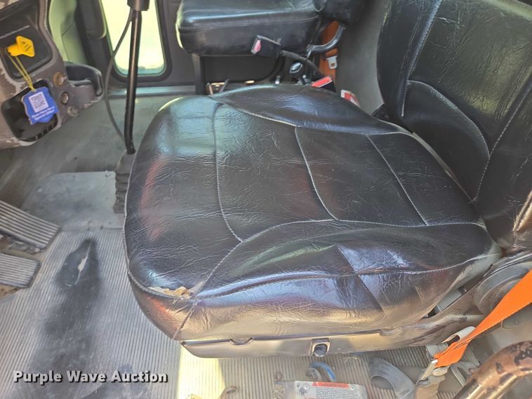 image for item EV1576 2006 Peterbilt 357 dump truck