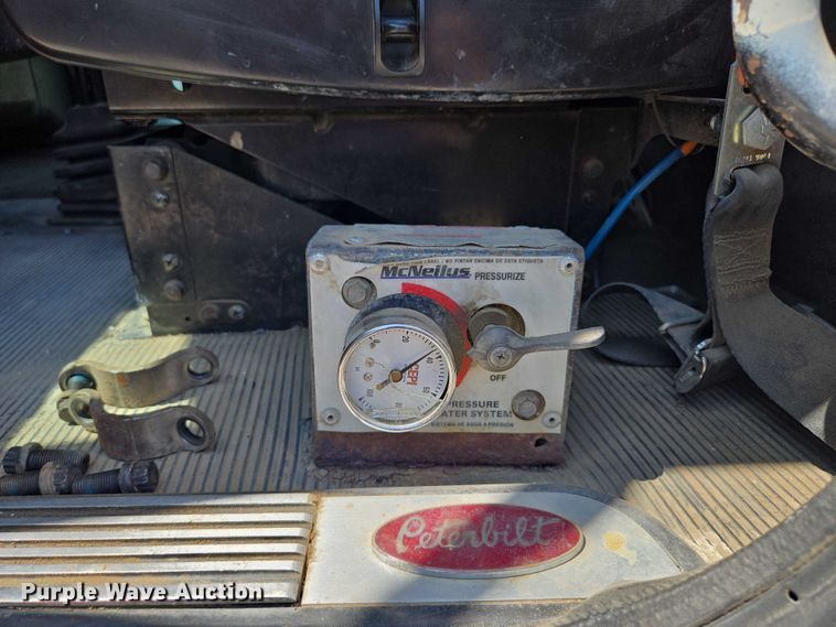 image for item EV1576 2006 Peterbilt 357 dump truck