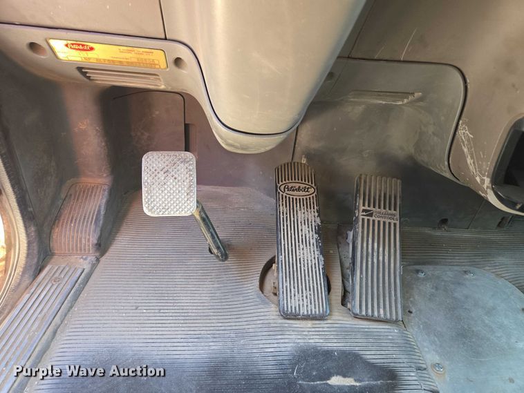 image for item EV1576 2006 Peterbilt 357 dump truck