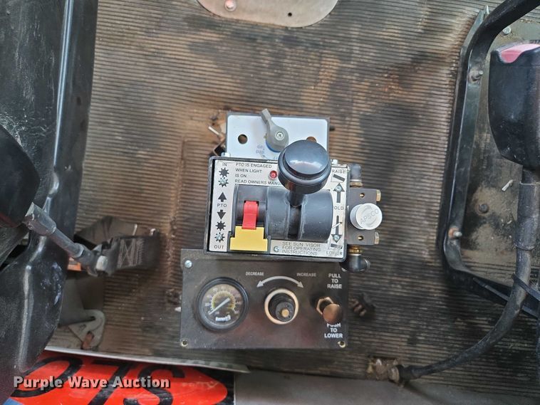 image for item EV1576 2006 Peterbilt 357 dump truck