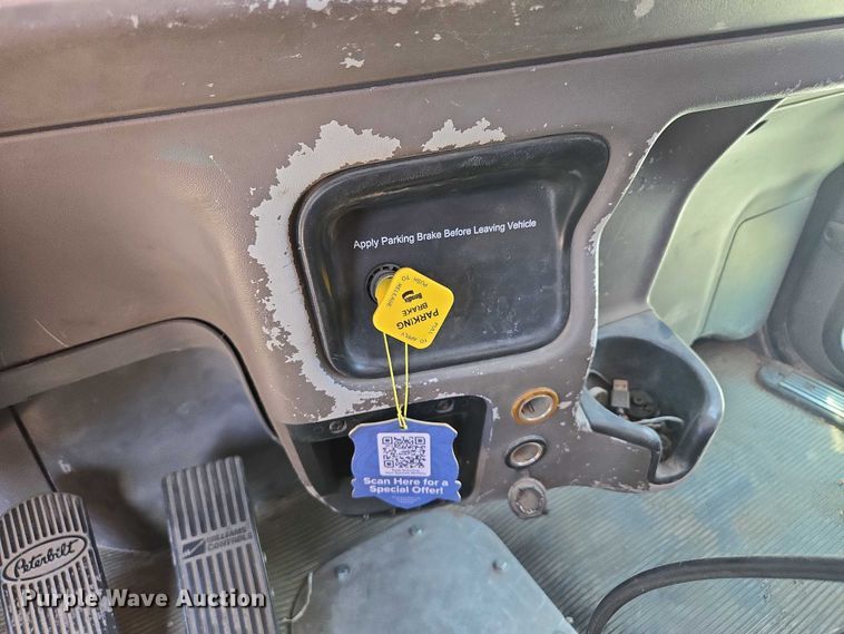 image for item EV1576 2006 Peterbilt 357 dump truck