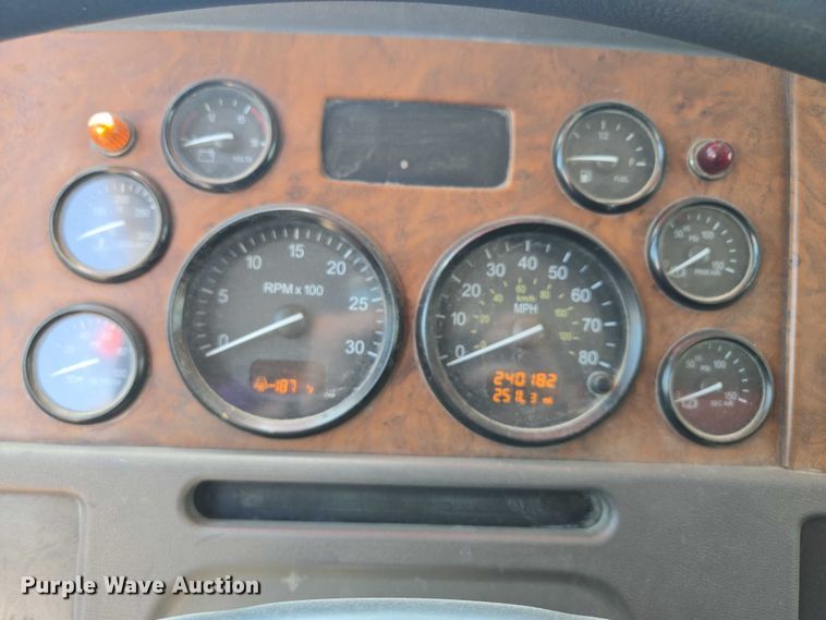 image for item EV1576 2006 Peterbilt 357 dump truck