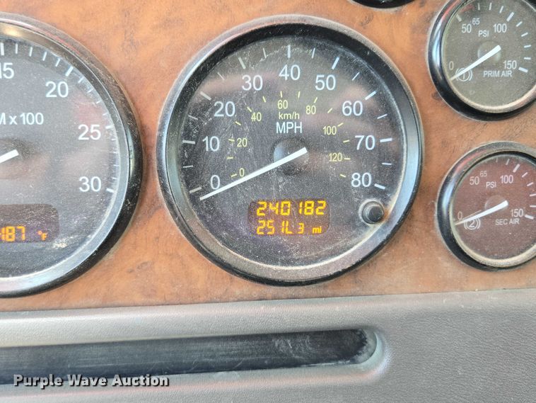 image for item EV1576 2006 Peterbilt 357 dump truck