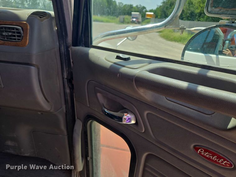 image for item EV1576 2006 Peterbilt 357 dump truck