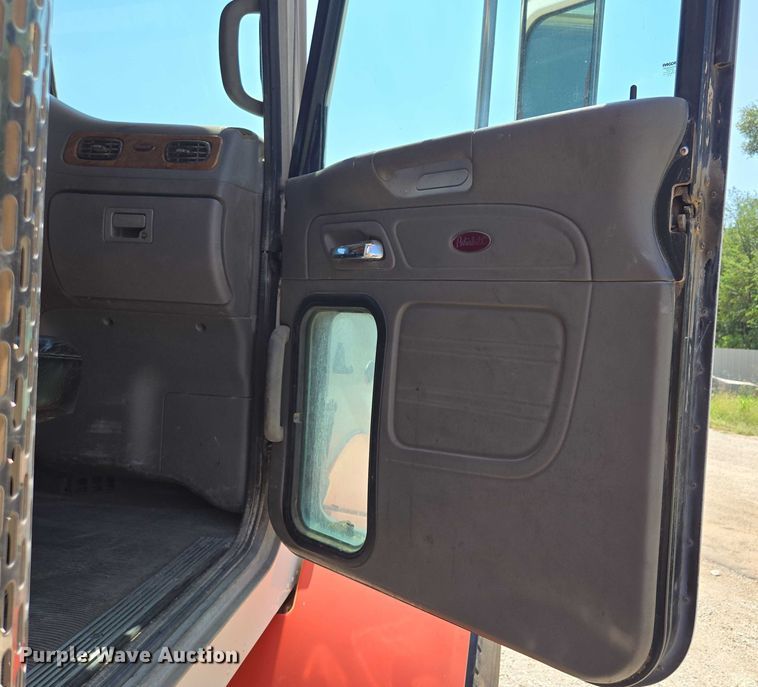 image for item EV1576 2006 Peterbilt 357 dump truck