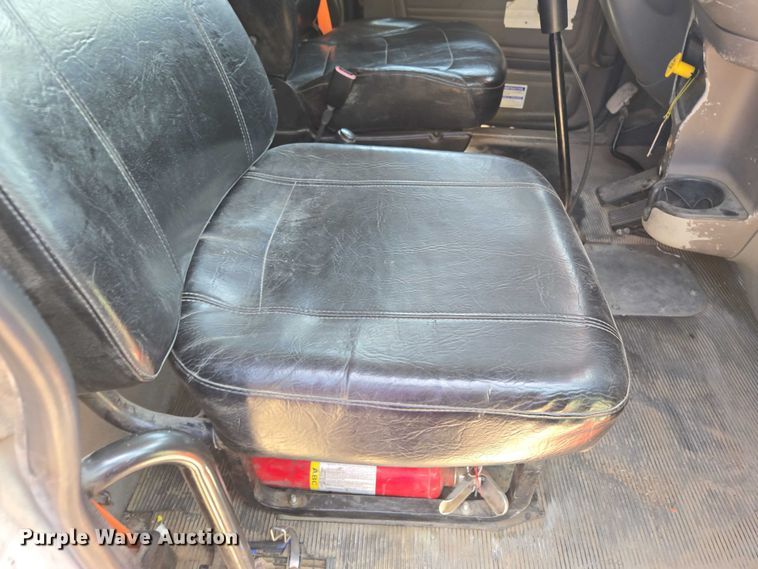 image for item EV1576 2006 Peterbilt 357 dump truck