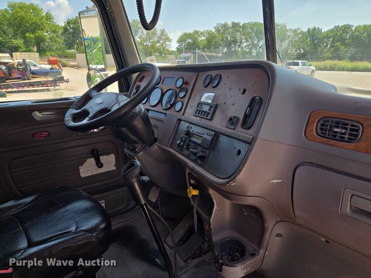 image for item EV1576 2006 Peterbilt 357 dump truck