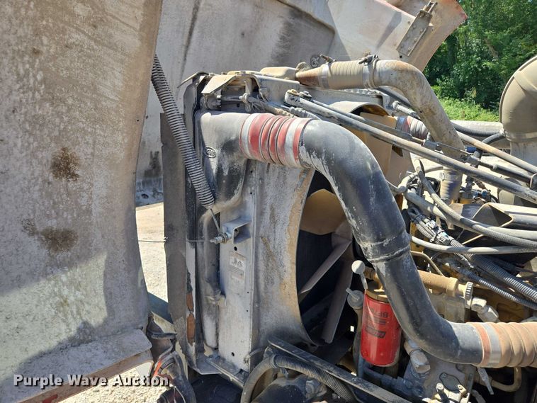 image for item EV1576 2006 Peterbilt 357 dump truck