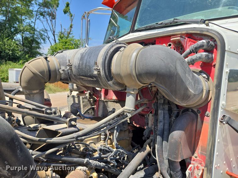 image for item EV1576 2006 Peterbilt 357 dump truck