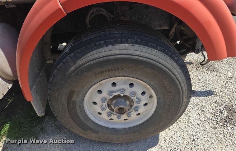 image for item EV1576 2006 Peterbilt 357 dump truck