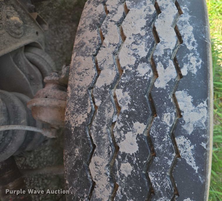 image for item EV1576 2006 Peterbilt 357 dump truck