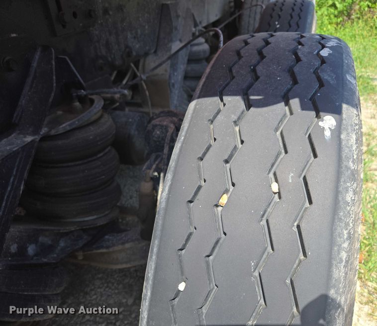 image for item EV1576 2006 Peterbilt 357 dump truck