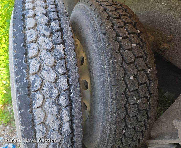 image for item EV1576 2006 Peterbilt 357 dump truck