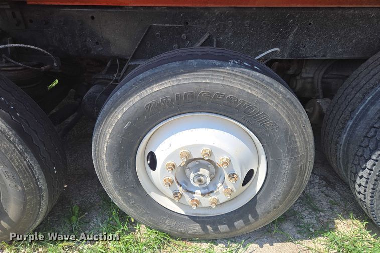 image for item EV1576 2006 Peterbilt 357 dump truck