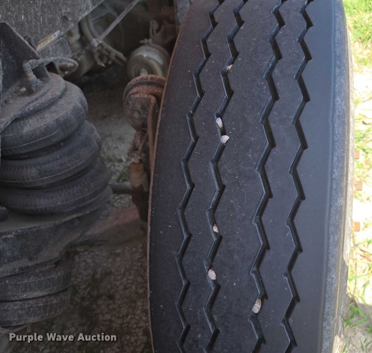 image for item EV1576 2006 Peterbilt 357 dump truck