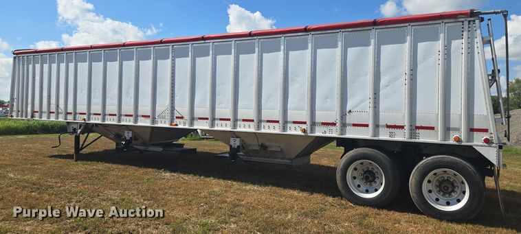 image for item EV1618 2006 Cornhusker grain trailer