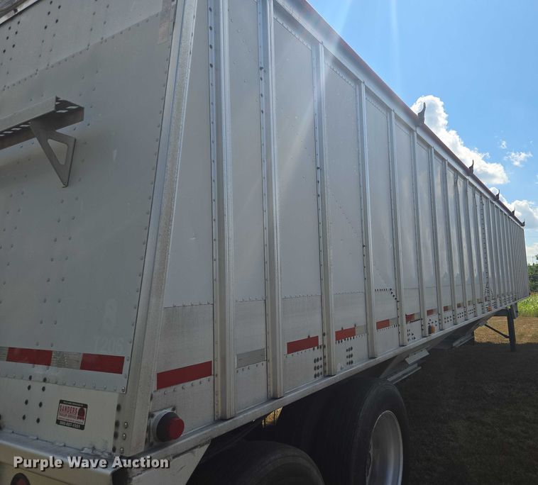 image for item EV1618 2006 Cornhusker grain trailer