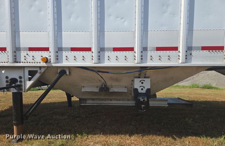 image for item EV1618 2006 Cornhusker grain trailer