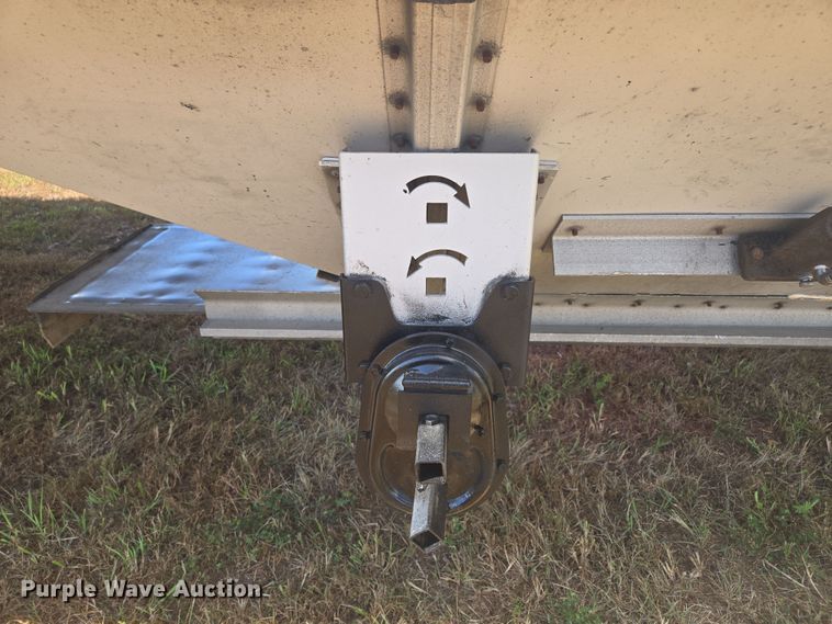 image for item EV1618 2006 Cornhusker grain trailer