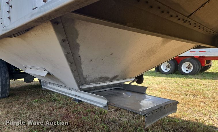 image for item EV1618 2006 Cornhusker grain trailer