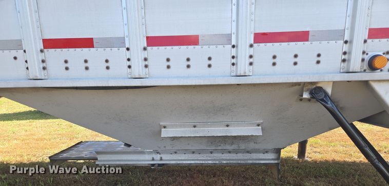 image for item EV1618 2006 Cornhusker grain trailer