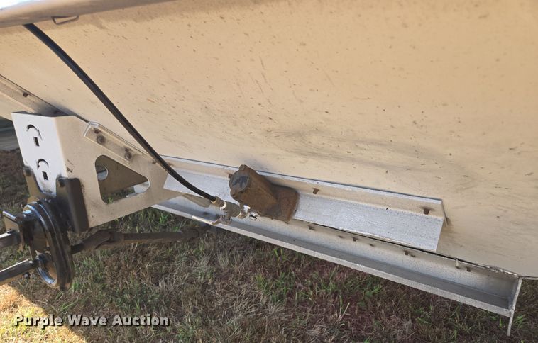 image for item EV1618 2006 Cornhusker grain trailer