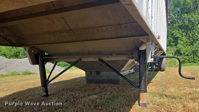 image for item EV1618 2006 Cornhusker grain trailer