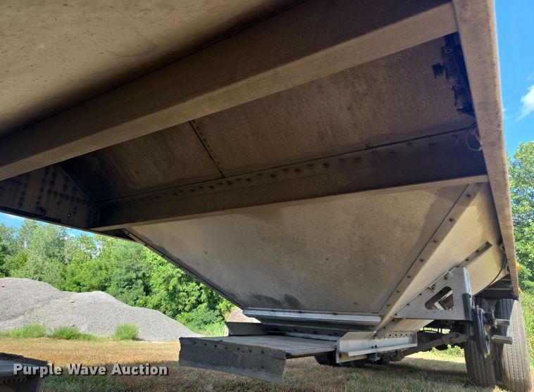 image for item EV1618 2006 Cornhusker grain trailer