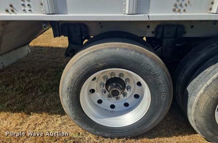 image for item EV1618 2006 Cornhusker grain trailer