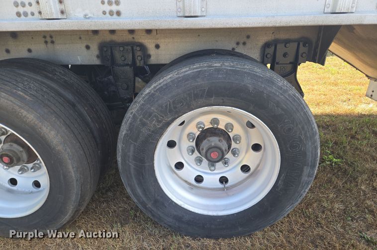 image for item EV1618 2006 Cornhusker grain trailer