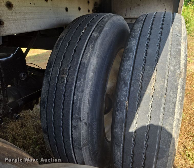 image for item EV1618 2006 Cornhusker grain trailer