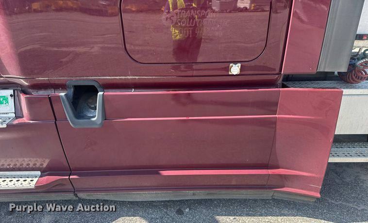 image for item YA0356 2018 Freightliner Cascadia 125 semi truck